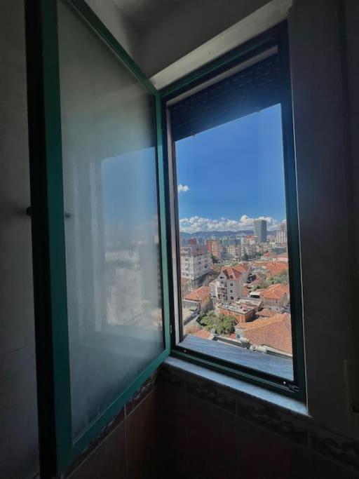 Central Tirana Flat Near Bazaar Exterior foto